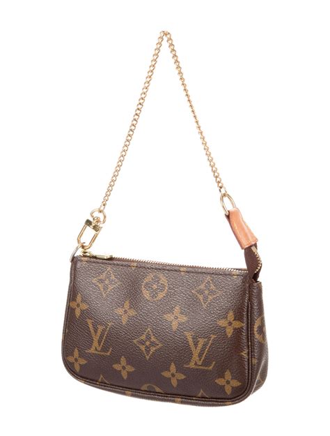 lv mini pochette accessoires.